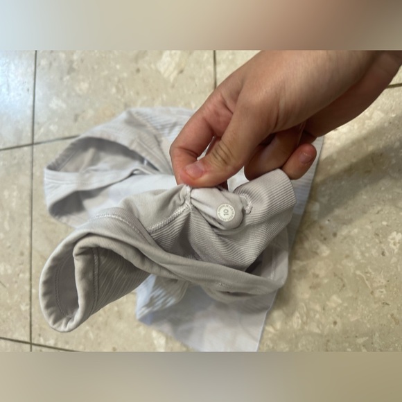 Lululemon White Ebb to Street Tank Top Light Support, B/C Cup Size 10 - Picture 8 of 9